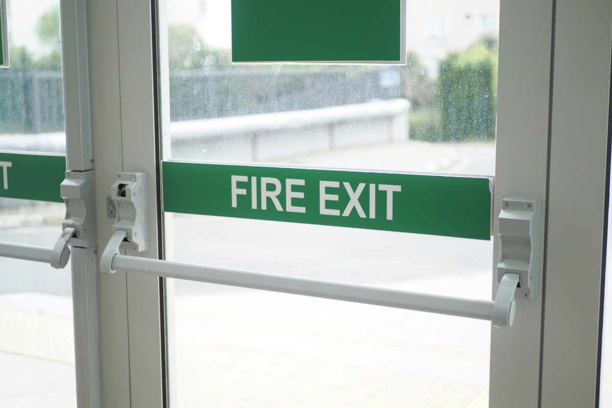 NCP 109 Issue 4 emergency escape door